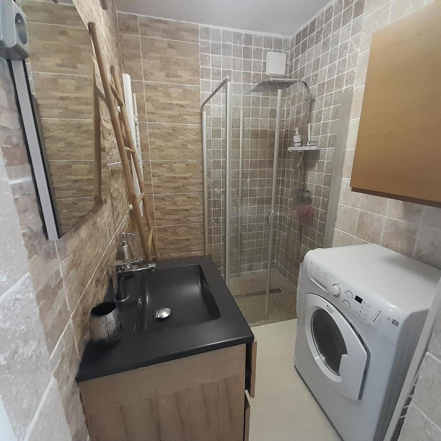 Appartement Agreable T2 Au Calme, Parking, Wifi, Balcon Six-Fours-les-Plages