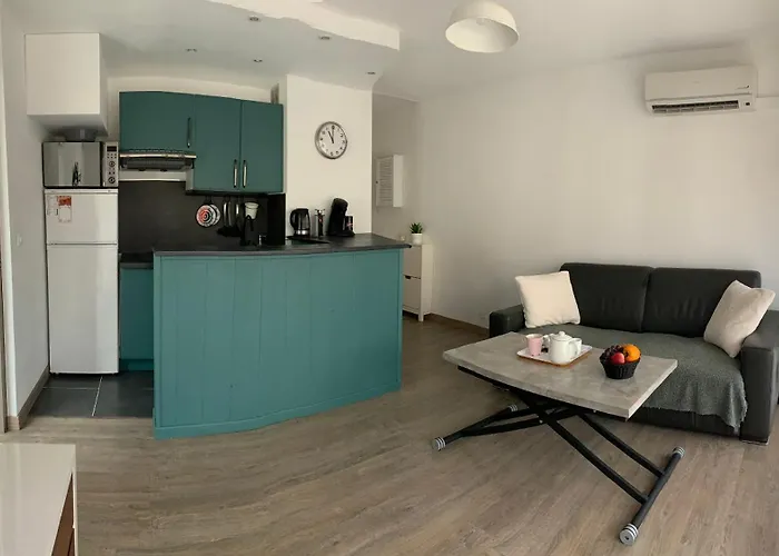 Agreable T2 Au Calme, Parking, Wifi, Balcon