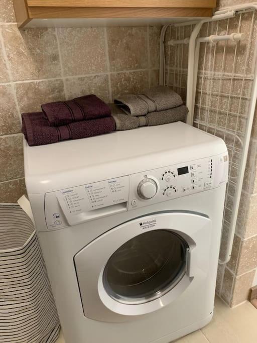 Agreable T2 Au Calme, Parking, Wifi, Balcon Six-Fours-les-Plages