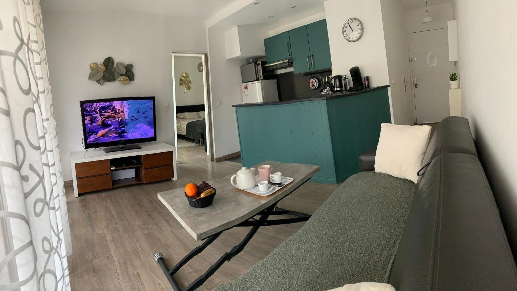Agreable T2 Au Calme, Parking, Wifi, Balcon